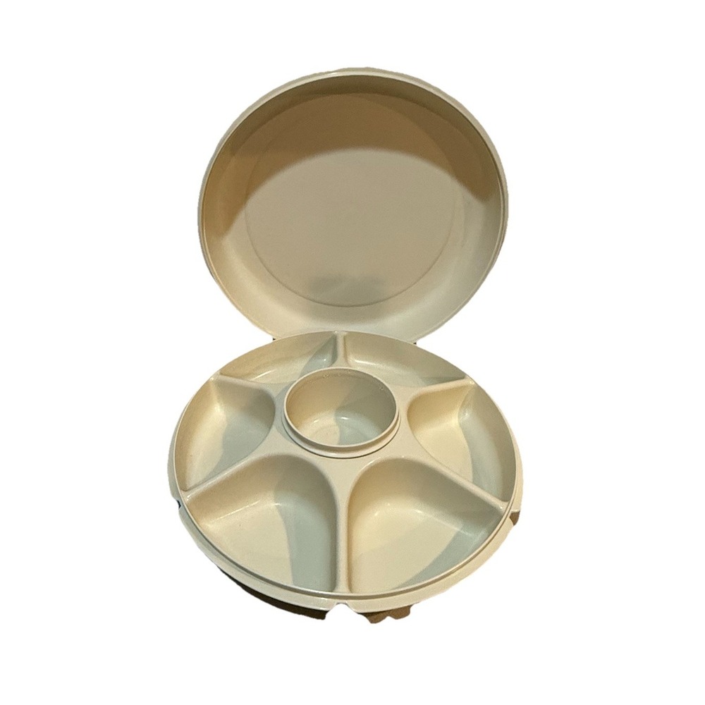 TUPPERWARE Serving Center 6-Part Divided Party Veggie Snack & Dip Tray
